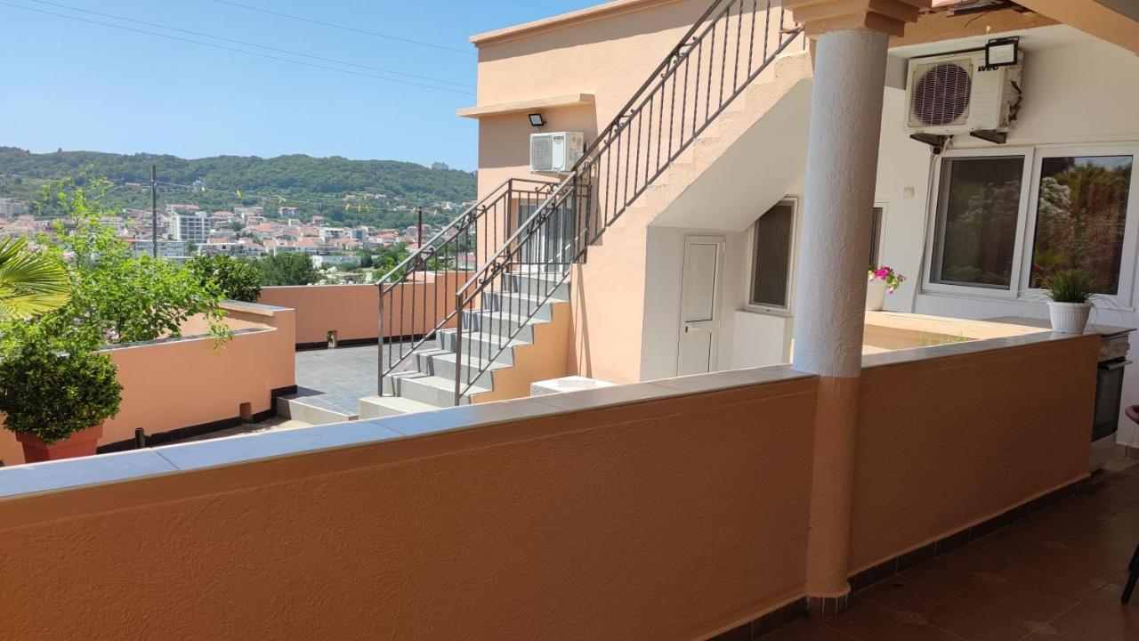 Guest'S House "Lindi&Roni" Apartamento Ulcinj Exterior foto