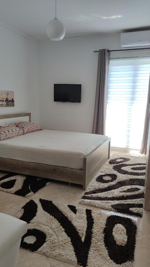 Guest'S House "Lindi&Roni" Apartamento Ulcinj Exterior foto