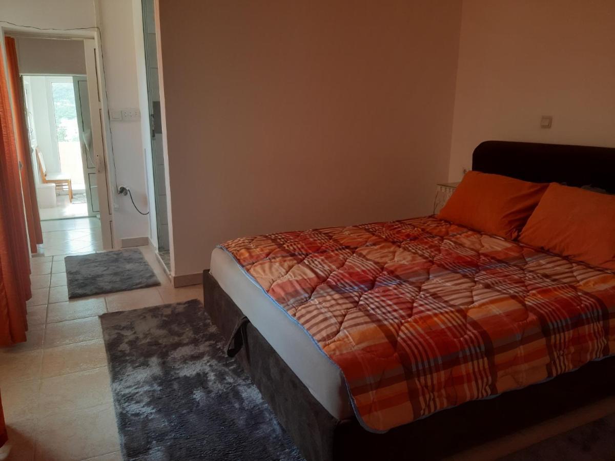 Guest'S House "Lindi&Roni" Apartamento Ulcinj Exterior foto