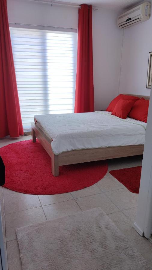 Guest'S House "Lindi&Roni" Apartamento Ulcinj Exterior foto