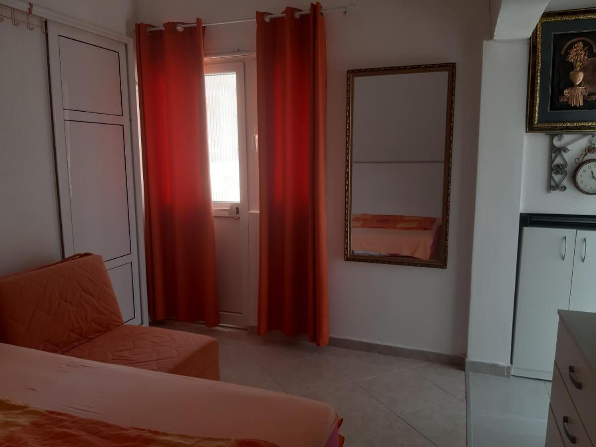 Guest'S House "Lindi&Roni" Apartamento Ulcinj Exterior foto