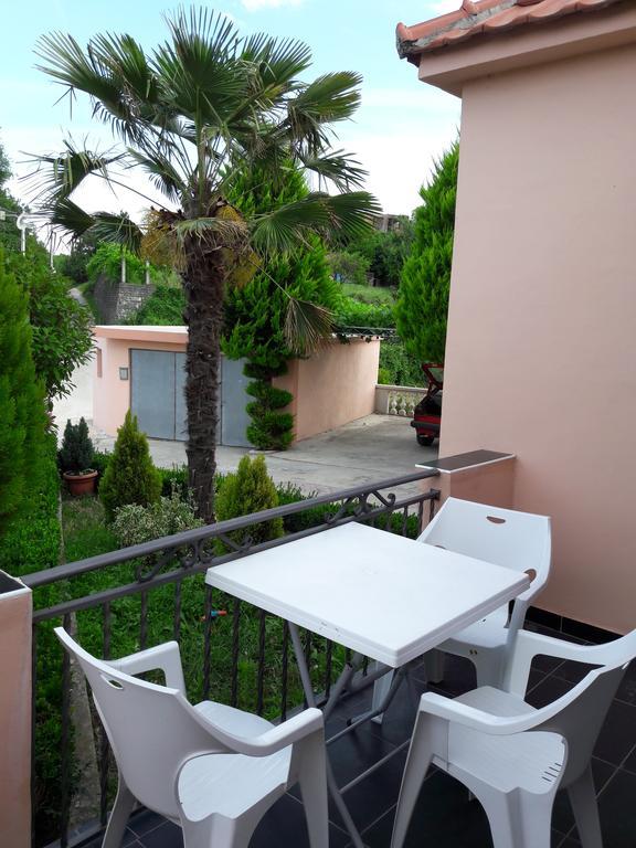 Guest'S House "Lindi&Roni" Apartamento Ulcinj Exterior foto